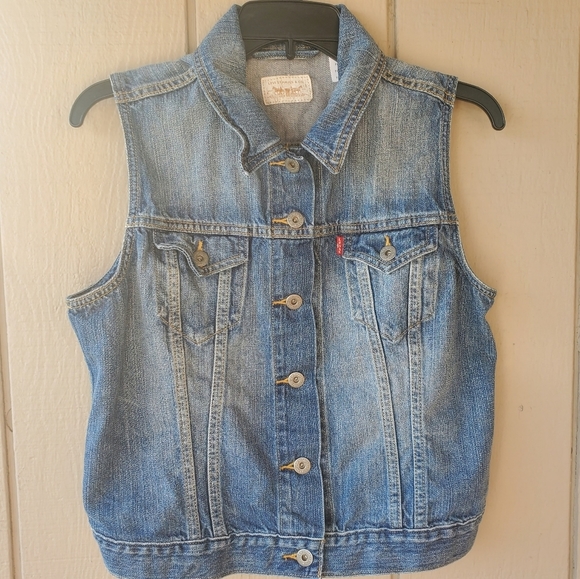 Levis denim vest button up front sleeveless 2 front chest pockets size large